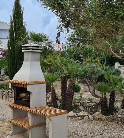 Villa Amarilla *
