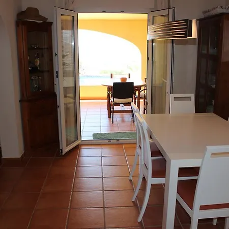Villa Amarilla Cumbre del Sol